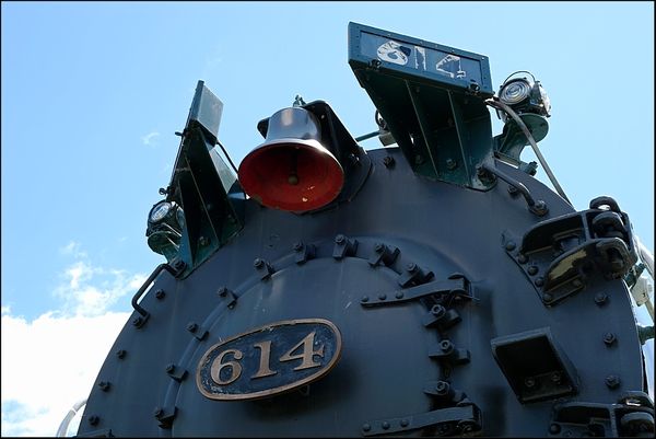 6. Front of 614 showing bell....