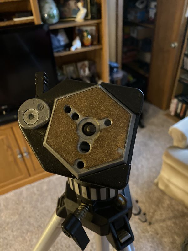 Sturdy Aluminum Tripod Is not really a cheap tripod .. is topnotch