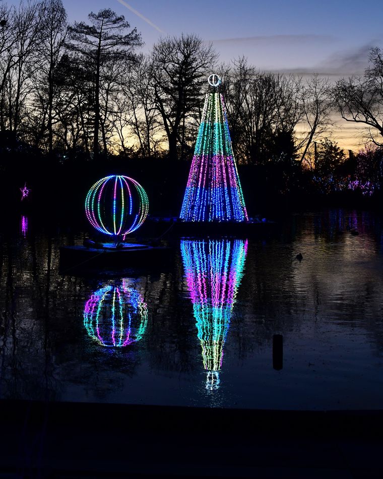 Cincinnati zoo Christmas lights Kinda did the express tour tonight, in
