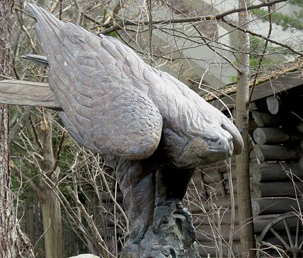 One of many statues at the zoo...
