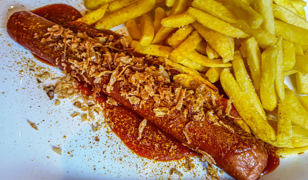 10 - …. - and a currywurst with fries...