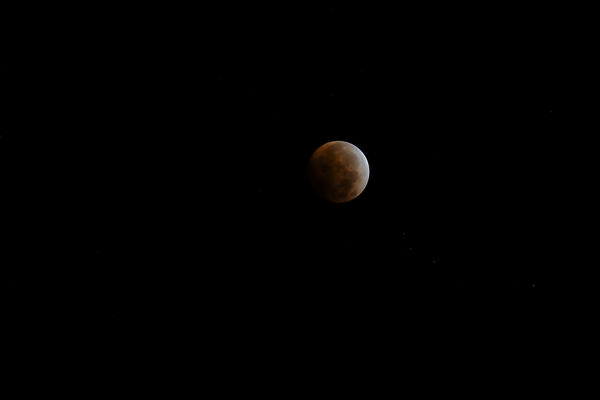 Also near middle of totality 4:17AM. ISO 800, 400m...