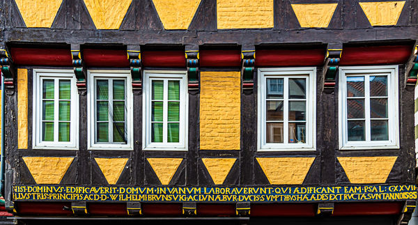 7 - Rundestrasse - Detail of strong façade color a...