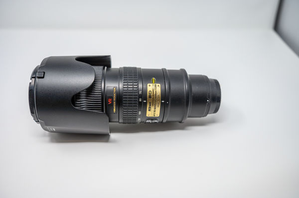 Nikon 70-200mm f2.8 VR Lens - Side View - NO BOX...