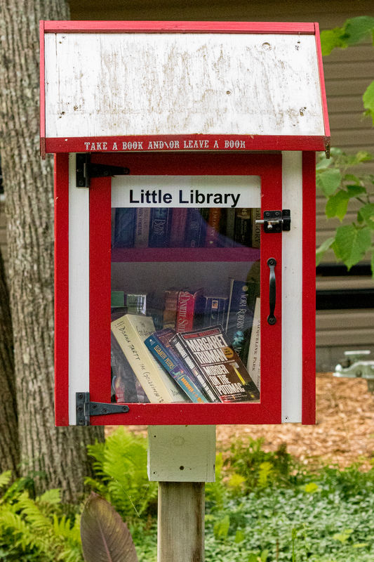 Love this little library and the spirit of sharing...