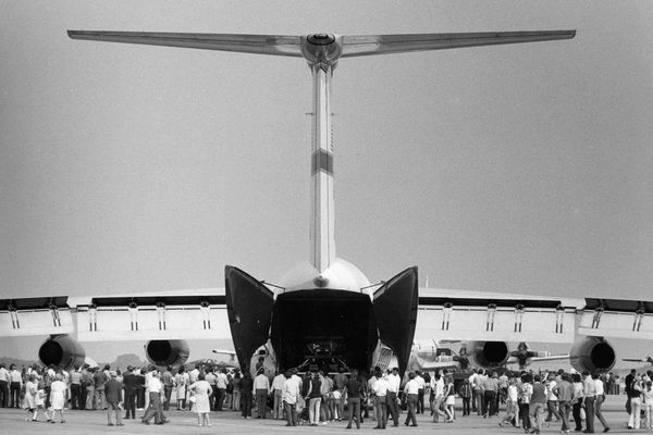 Lockheed C-141...
