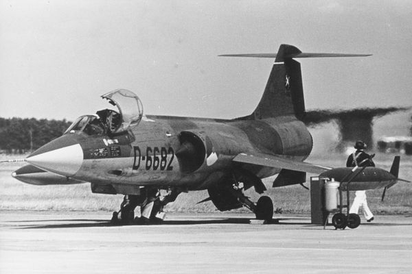 F-104 ready for takeoff...