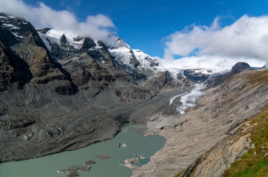 Pasterze Glacier, from Franz Josefs Höhe, with Gro...