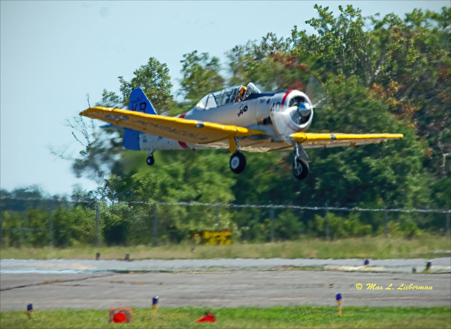 SNJ-6 taking off...