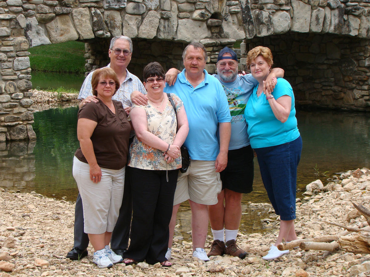 St Louis - Heads left to right - Pam, Ken, Patsy, ...