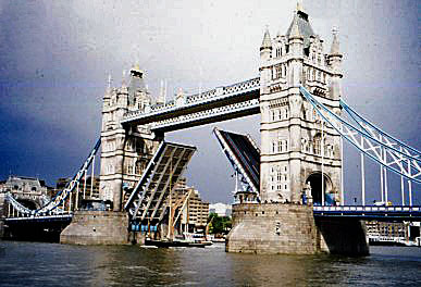 1998 Tower Bridge - raised position...