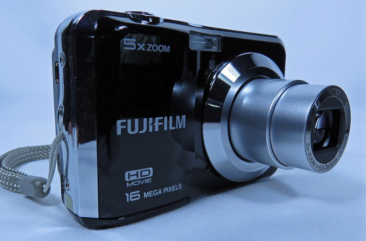 Fujifilm Finepix AX560 16 Megapixel Point and Shoot Camera Sold Camera is in excellent