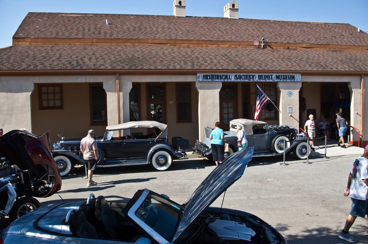 Feature cars of the show - 1931 Cadillac V-12's, o...