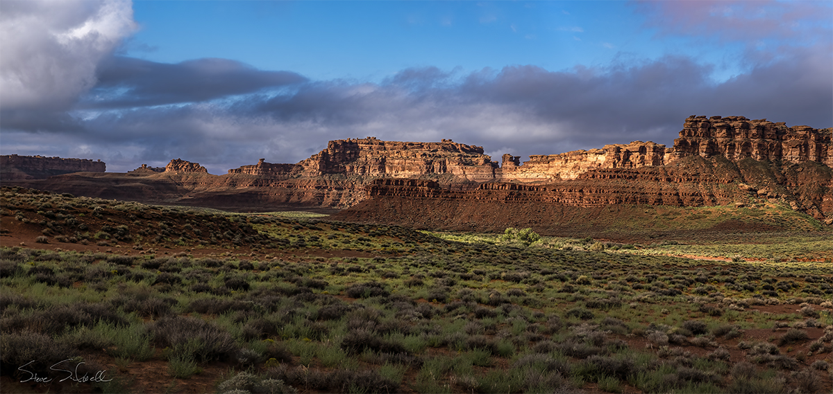 Valley of the Gods (2 shot pano)...