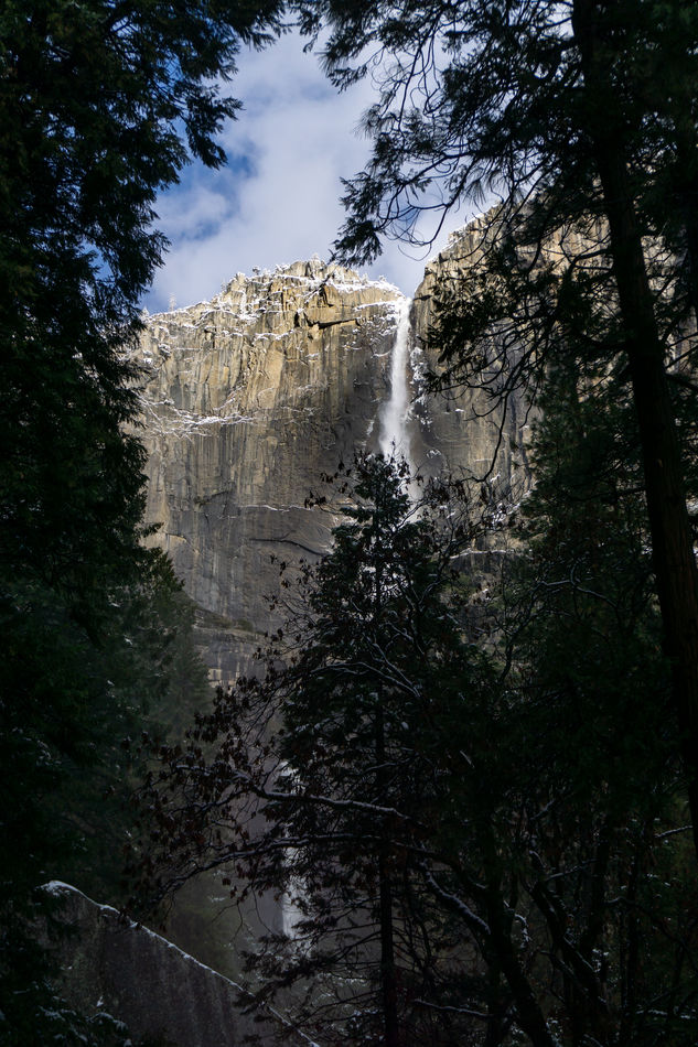 8 A peek-a-boo view of the upper Yosemite Falls...