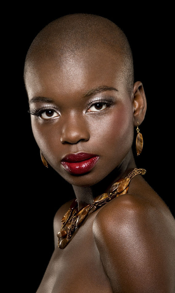 Stunning Senya Dorker (Miss Guinea USA)... Here lu...