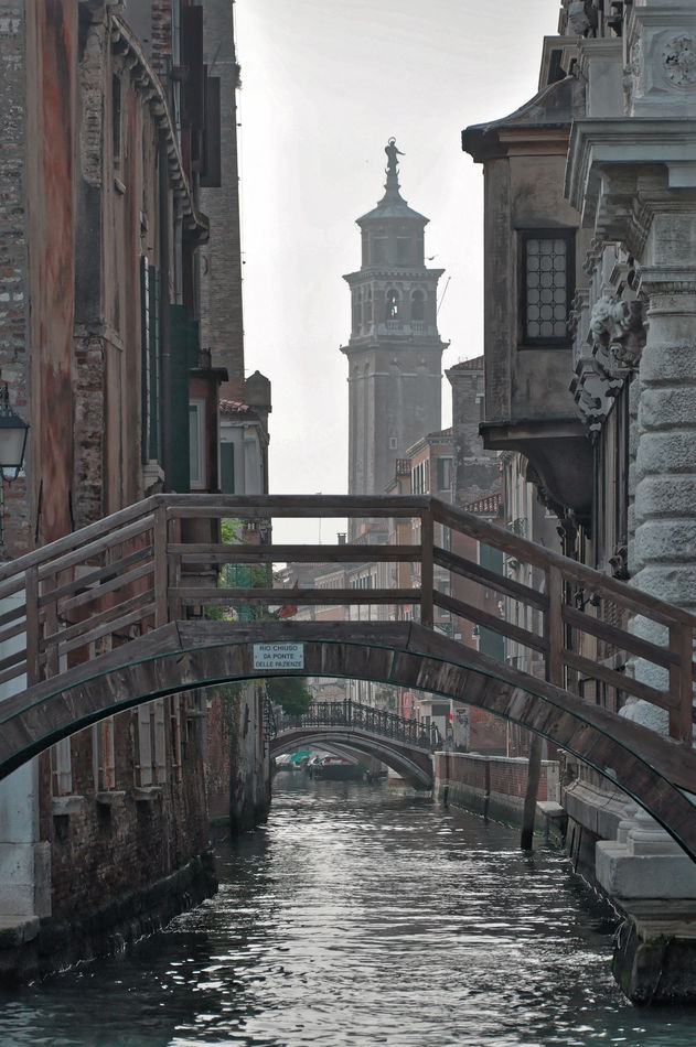 Small connecting bridges in Venice...