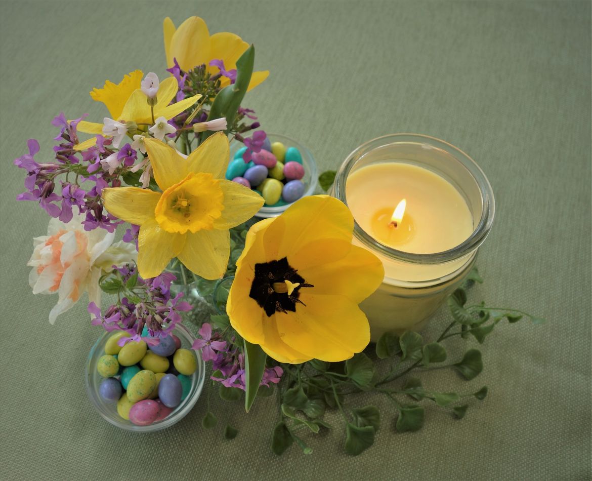 (8)  Our Easter Sunday centerpiece!...