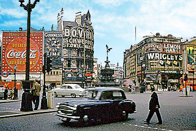1955 June London England Picadilly Circus and the ...