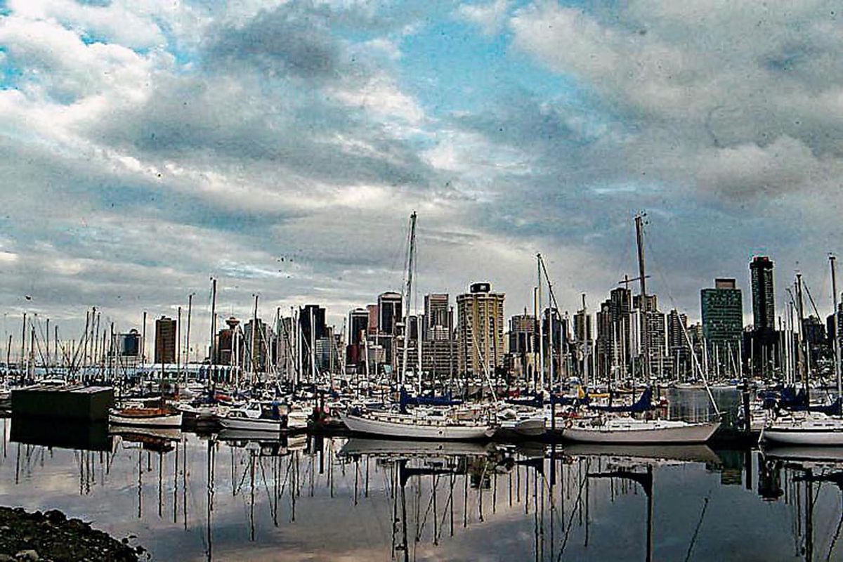 1989 June Vancouver, Canada  Marina of Vancouve Ya...