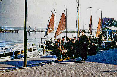 1954 May  Holland  Volendam  Harbor Boas...
