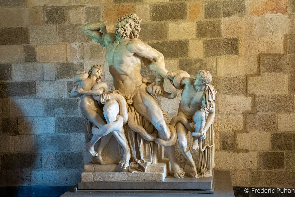Cast of the statue of the Laocoon and his sons str...