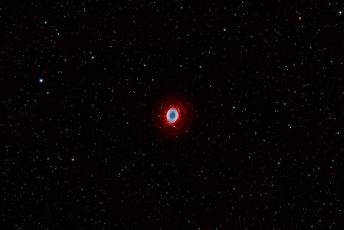 The ring with its very dim halo visible in Hydroge...