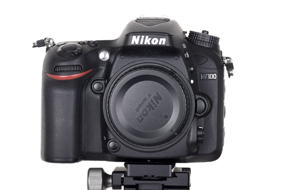 Nikon D7100 (Front)...