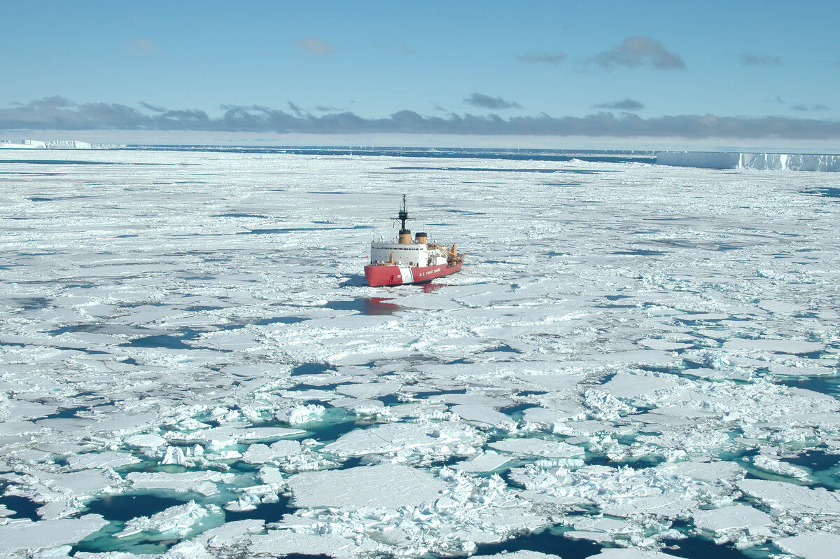 Coast Guard Cutter POLAR STAR in the Ross Sea, Ant...