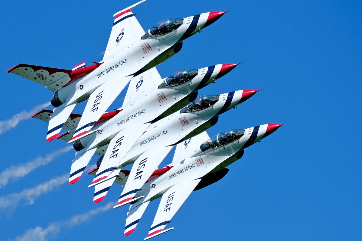 US Air Force Thunderbirds F-16 Aircraft...