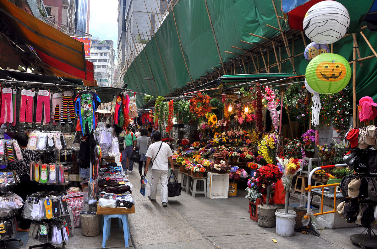 1 - Stalls selling household goods and flowers at ...