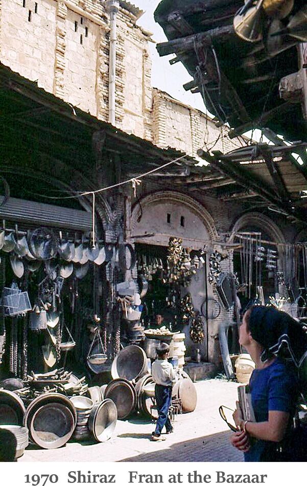 Shiraz: Shop outside the Bazaar....