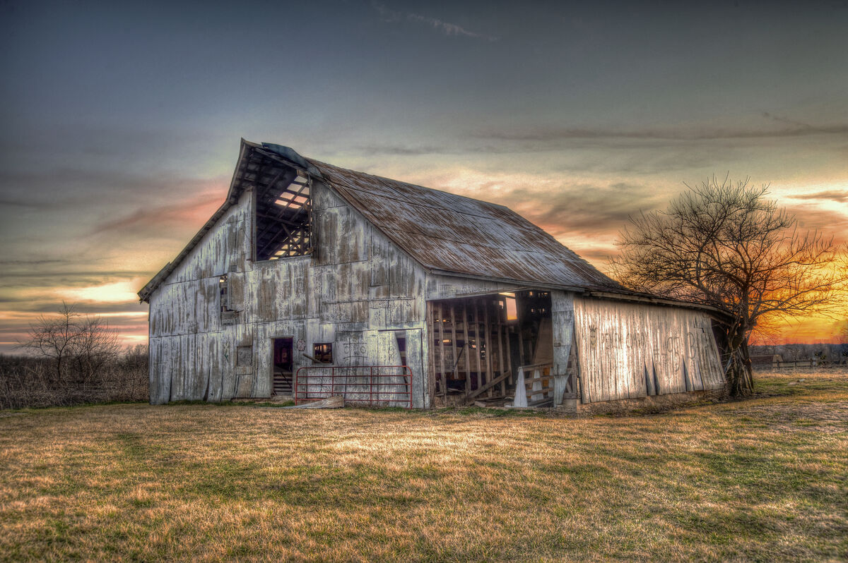 Old barn in High Point, MO....