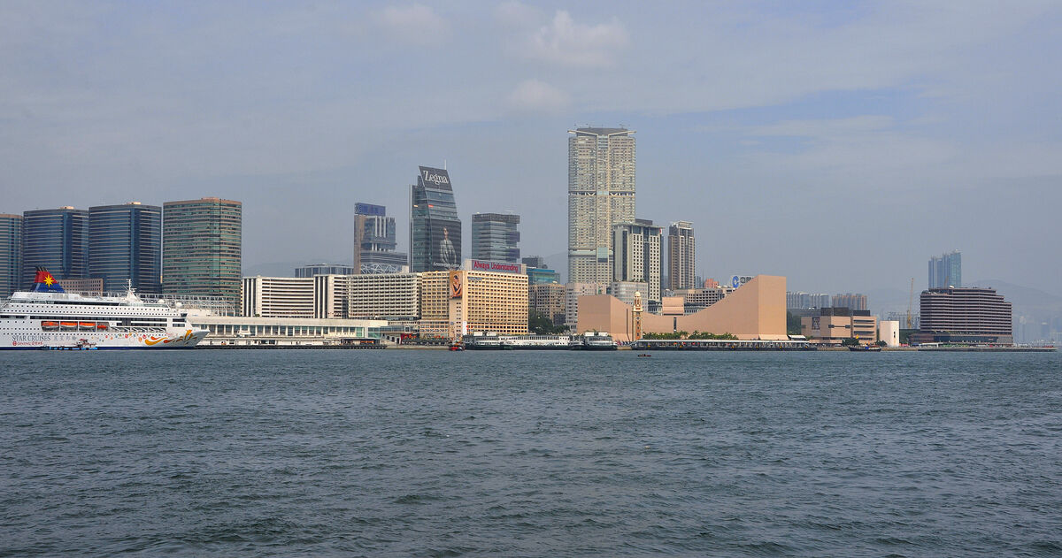 9 - Closer view of the Tsim Sha Tsui Harbour Front...
