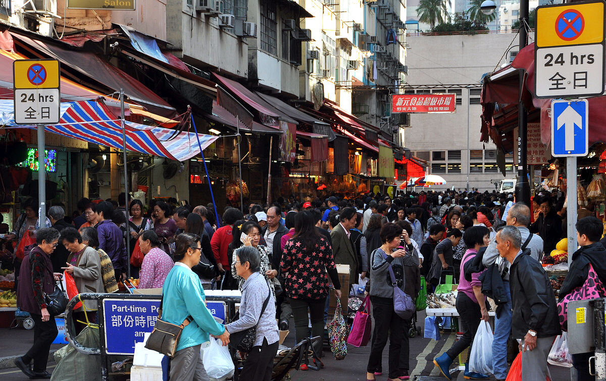 4 - Street market scene crowded with Chinese shopp...