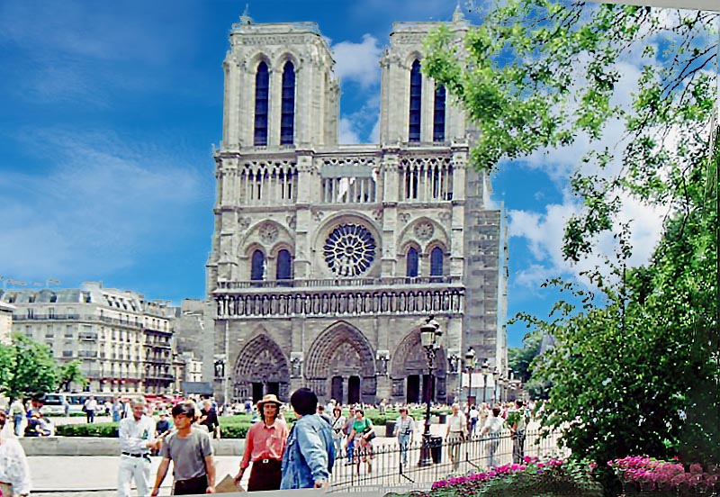 1992 June:  Paris   Plaza in front of Notre Dame C...