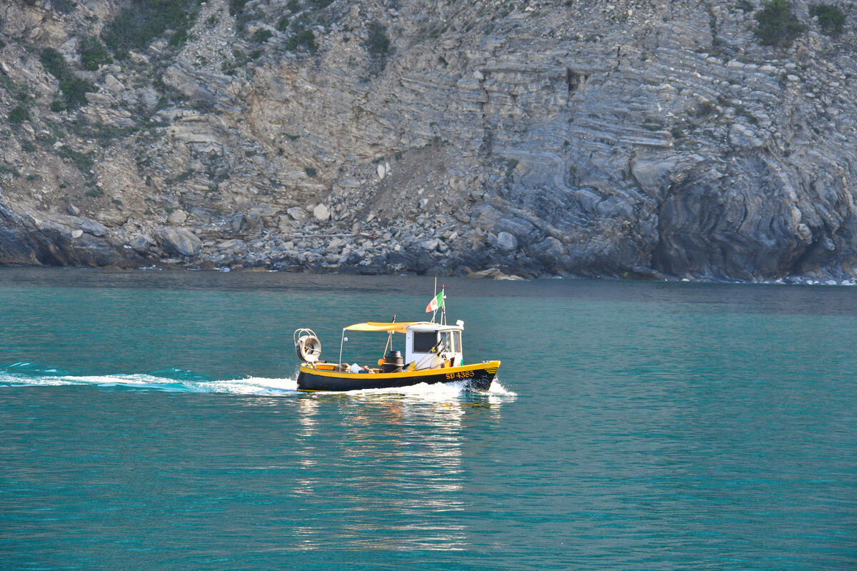 Returning to Porto Venere after a morning fishing...
