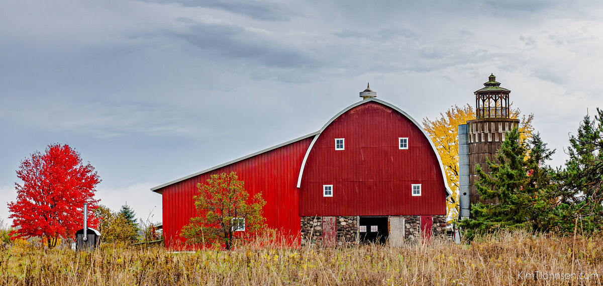 Red Barn & Gazeboed Silo Ladysmith, Wisconsin. I've never seen this
