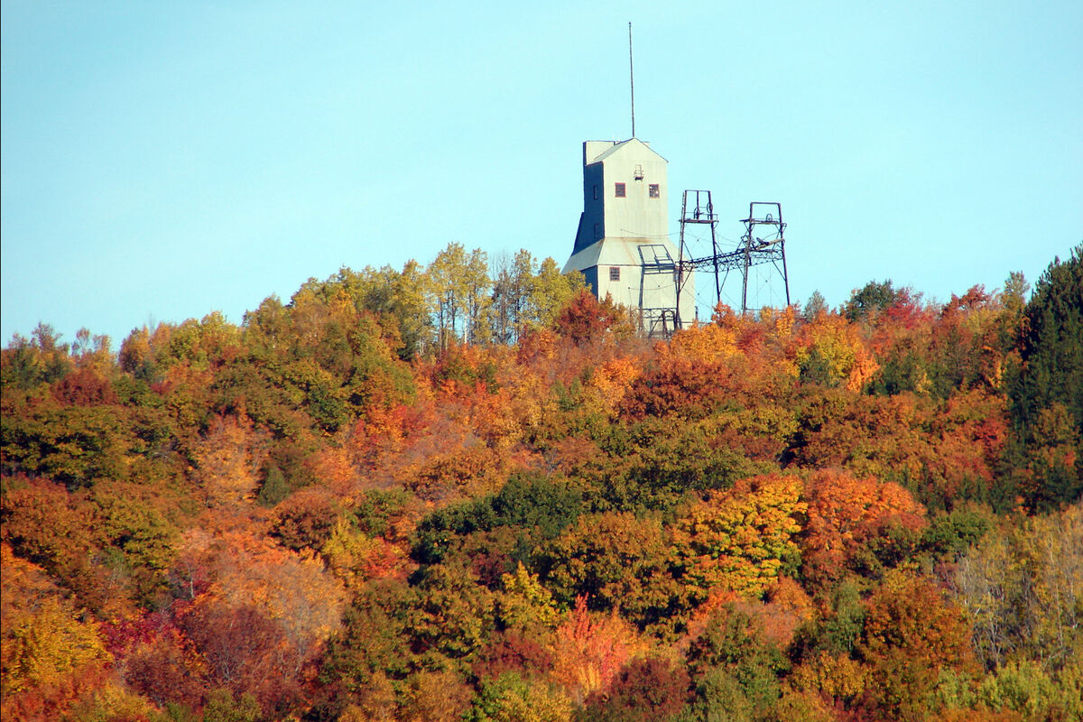 Fall colors around the old Quincy Mine above Hanco...