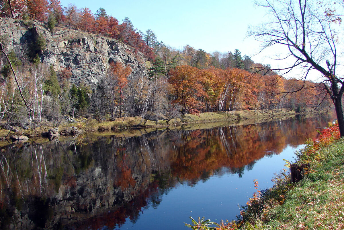 Fall colors along the Menominee River, near Niagar...
