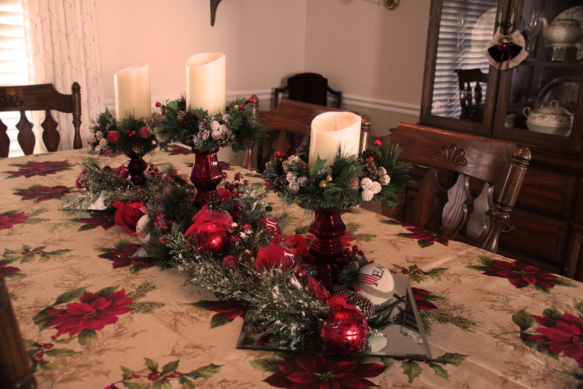 Christmas Decor Our Granddaughter Is Out Of The Country But Asked Us   T1 316616 Table Decor 