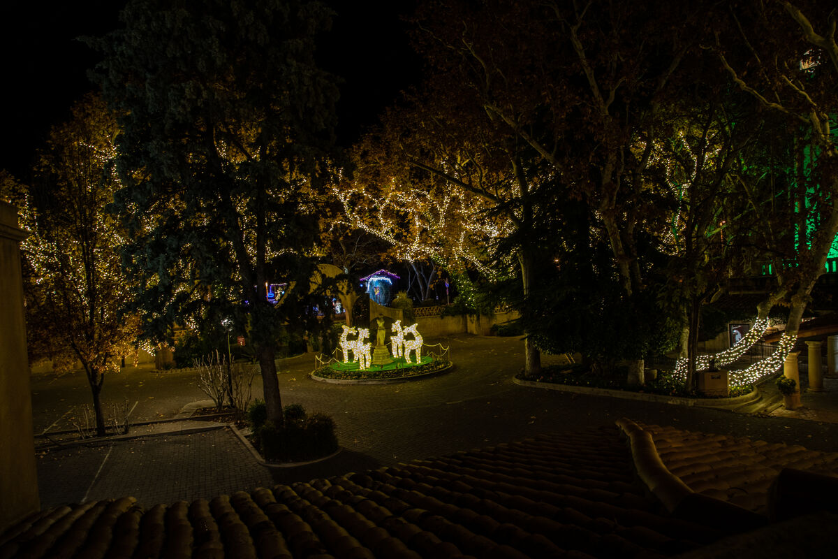 TLAQUEPAQUE, SEDONA, ARIZONA Christmas lights.