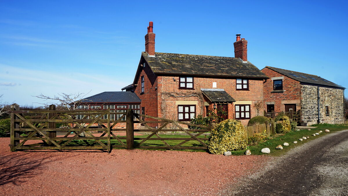 Holiday Moss Farm.....is the name of this farm i discovered today