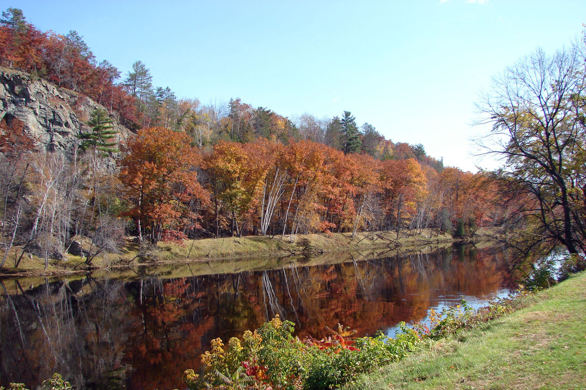 Fall colors along the Menominee River near Niagara...
