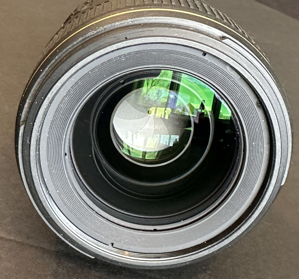 AF-S Nikkor 85mm 1.4G Front Lens Element...