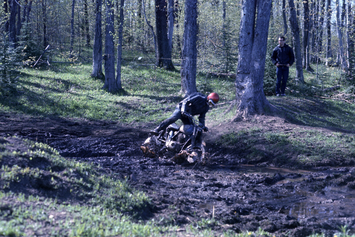 A bit of mud - May 1969 - Minolta SRT-101, 58mm...
