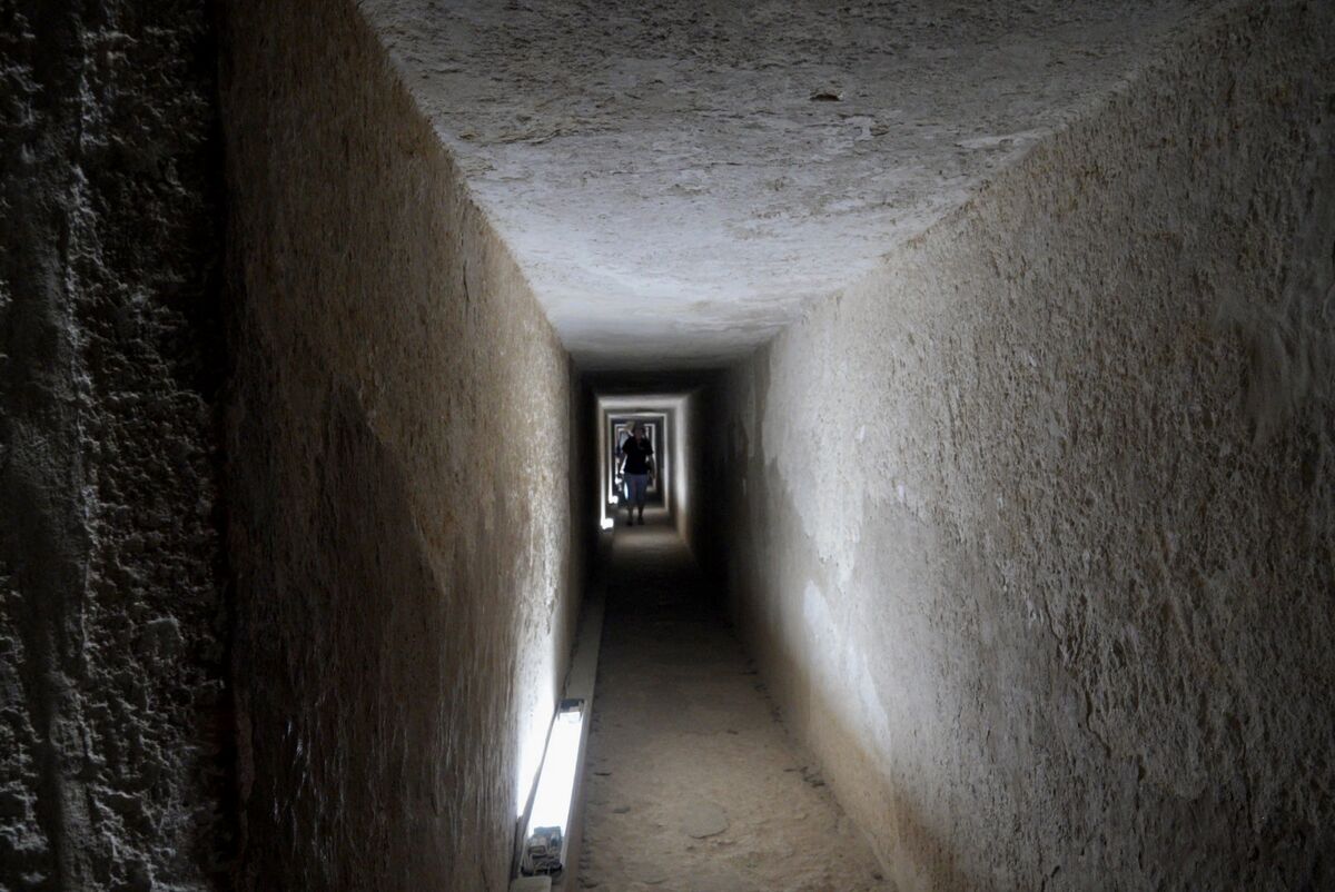 Long Passage way into the tomb...