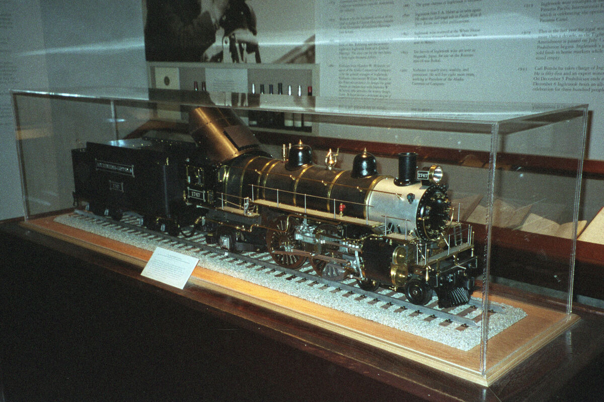 A model steam locomotive on display at the Niebaum...