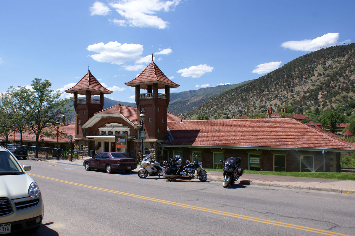 The train station in Glenwood Springs, Colorado - ...
