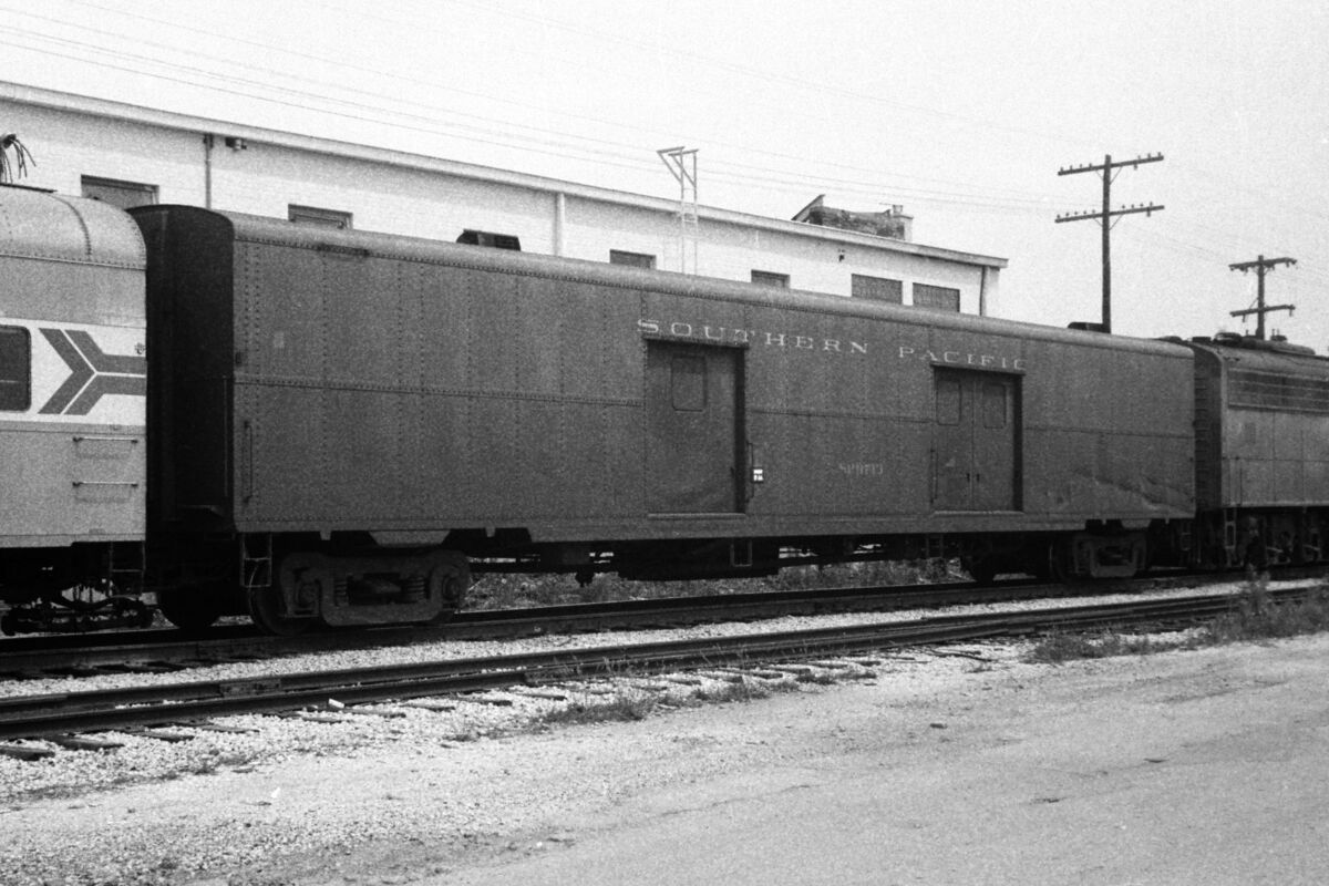 Southern Pacific heavy-steel baggage car...